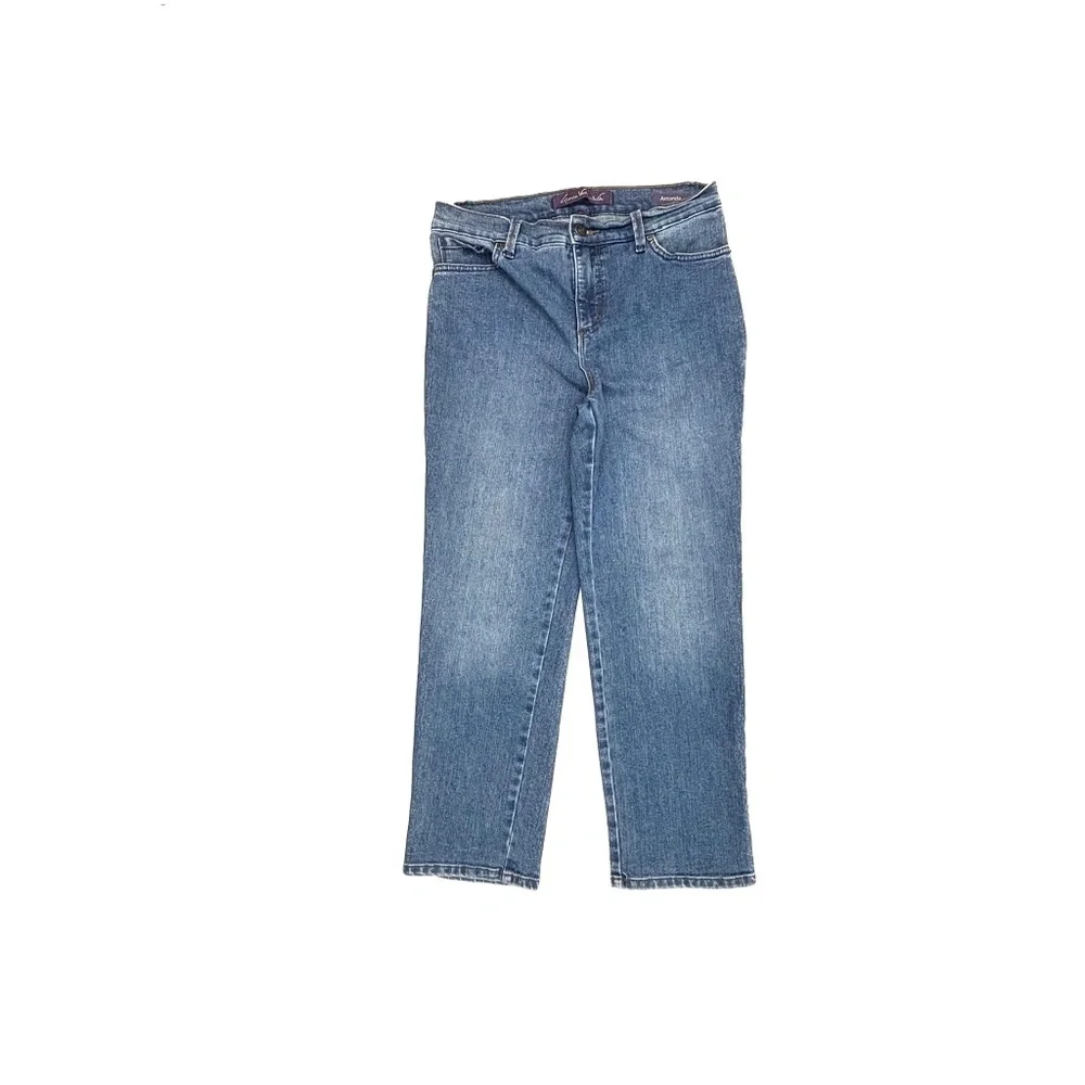 Gloria Vanderbilt Amanda Straight leg Women's size‎ 8P Medium Blue Denim Jeans